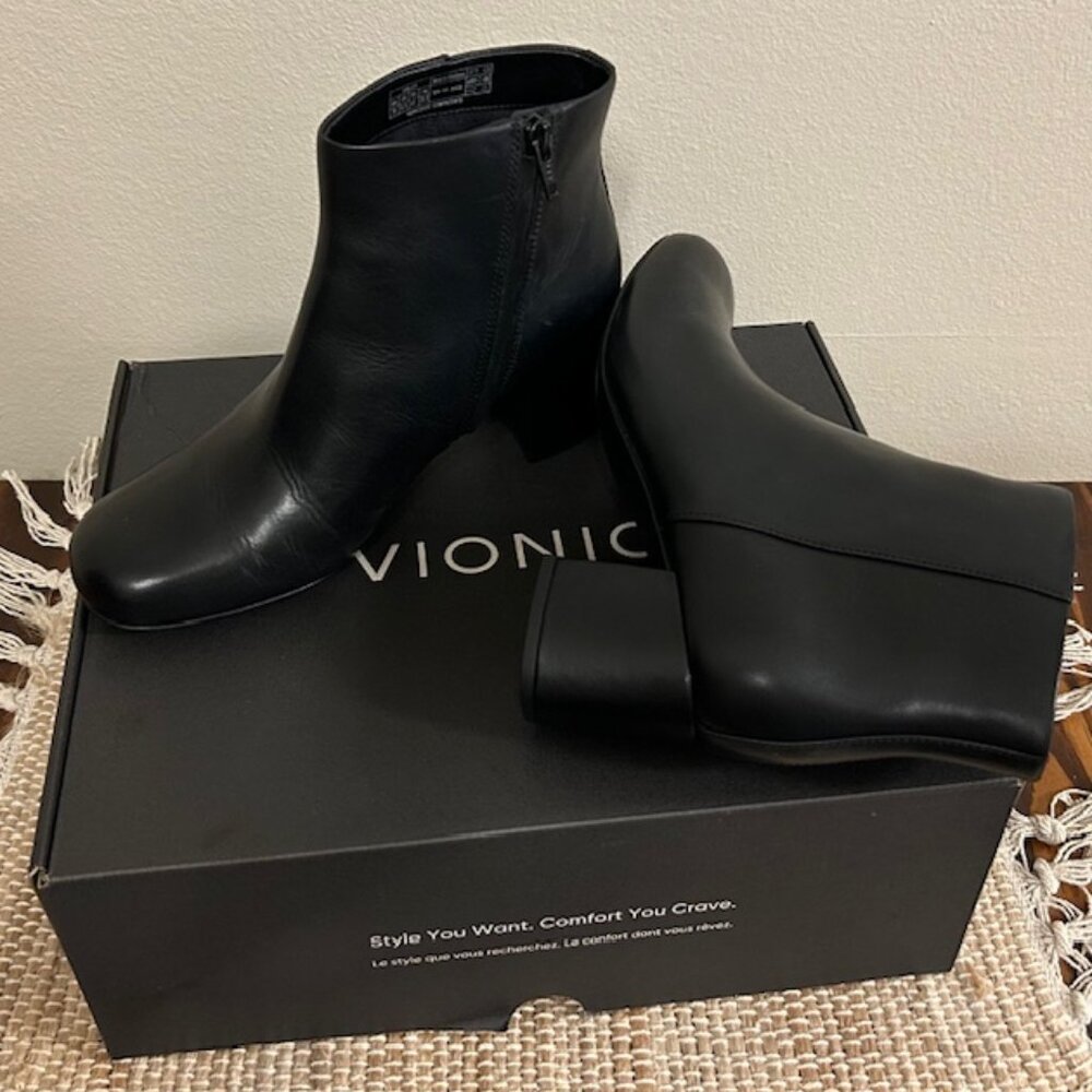 Vionic Ankle Boots Size 9